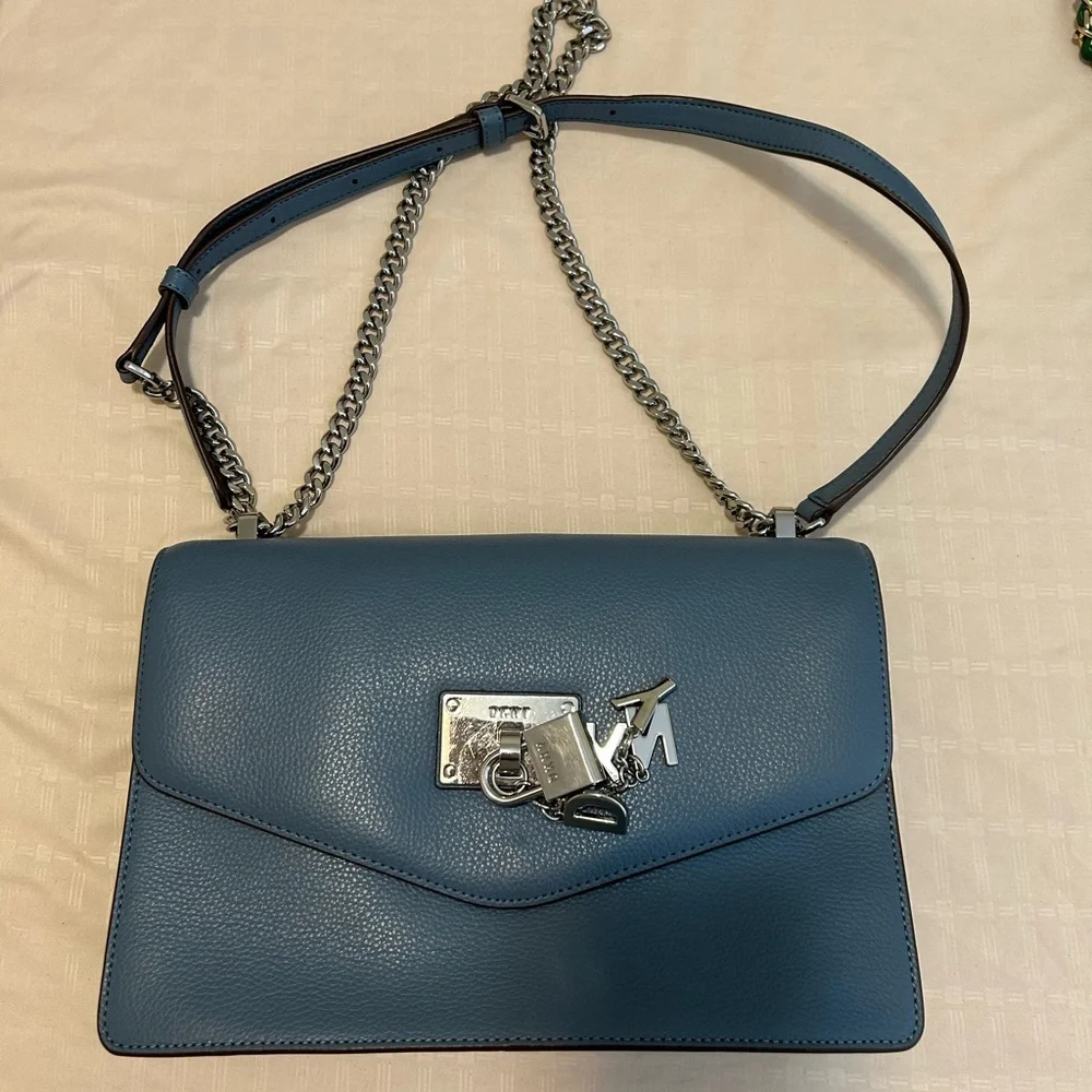 🩵DKNY Blue Leather Crossbody Bag with Chain Strap ECU - Picture 9 of 9